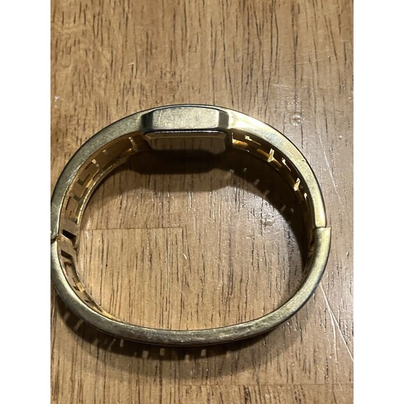 LDA DPR Watch Greek Key bracelet Hinge Clamp Gold Tone, New Battery, Works - Picture 4 of 6